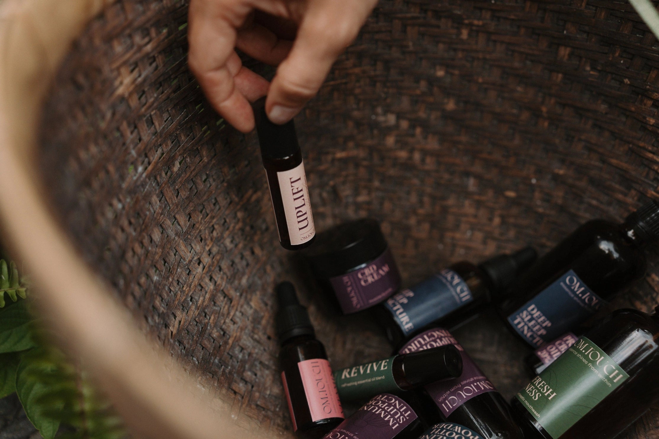 om.touch's elevating essential oil blend UPLIFT - creates a sense of balance, harmony, and rejuvenation